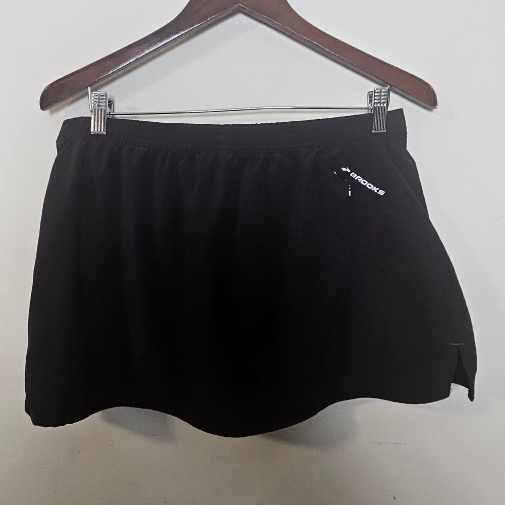 Brooks Equilibrium Technology Skort Size Large